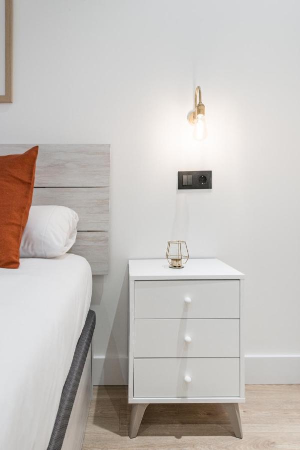 Apartament Jes B Close To Bernabeu Stadium Madrid Exterior photo